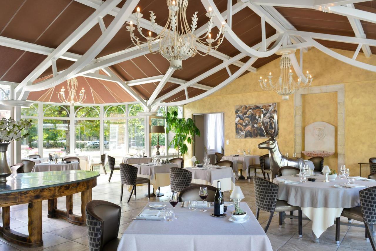 Logis Domaine De Valaudran Hotel Salbris Exterior foto
