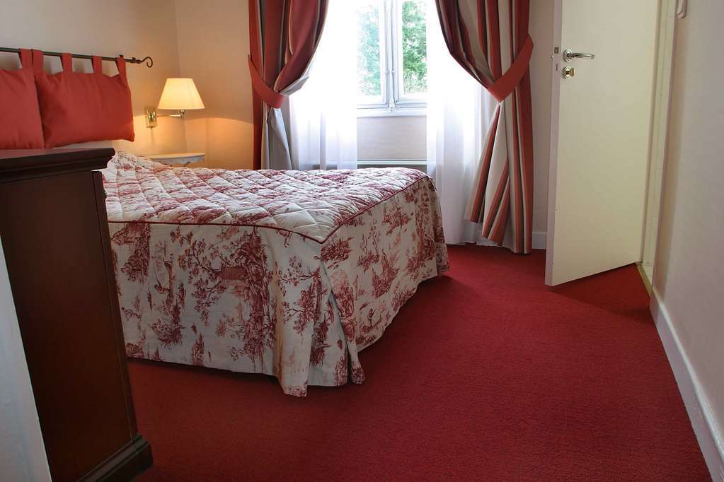 Logis Domaine De Valaudran Hotel Salbris Quarto foto